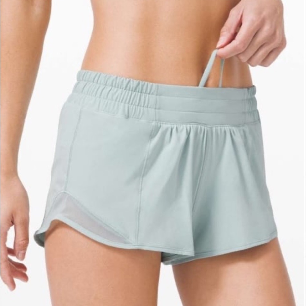 Lululemon Hotty Hot 2.5” Shorts